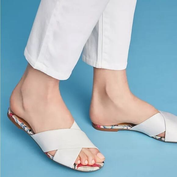 ANTHROPOLOGIE VICENZA CROSS BAND SLIDE SANDALS WHITE LEATHER SIZE 8 - Picture 1 of 10